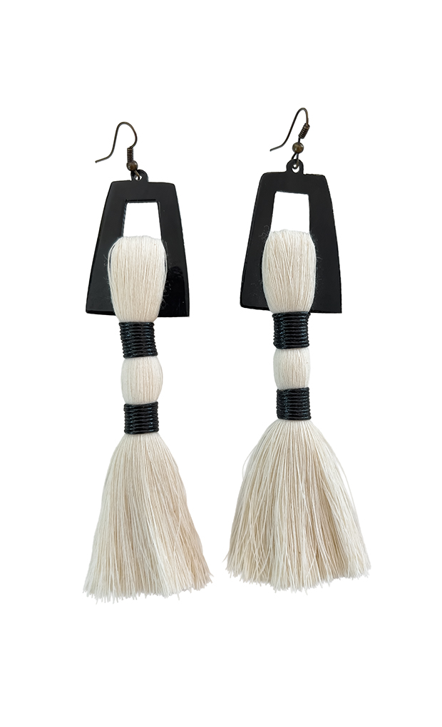 Aretes Blanco linea negra blank